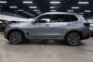 สภาพดีเยี่ยม รถมือสอง BMW X5 ปี 2024 - Product Image 3