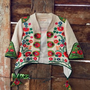 เสื้อคลุมคาฟตันสำหรับผู้หญิงไซส์ใหญ่ ยี่ห้อ Kanya Libas งานปักหนาแน่น หลากหลายสี ผลิตจากผ้าฝ้าย ผ้าลินิน และผ้าเรยอน สไตล์อินเดีย/ปากีสถาน - Product Image 2