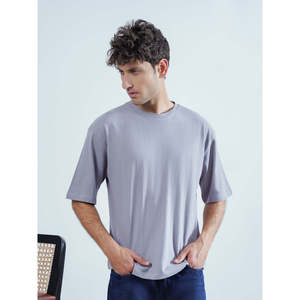 Camisetas Estampadas OKAPI con Logotipo Personalizado, 100% Algodón, Jersey Ligero de 200 Gramos, Corte Regular y Ajustado - Product Image 2
