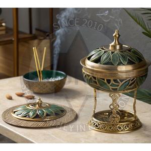 Quemador de incienso árabe verde portátil, Metal artesanales de artículos de regalo, decoración Eid, quemador de incienso de palmera de lujo/soporte de incienso - Product Image 1