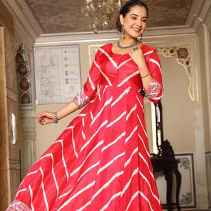 Red & <b>White</b> Solid Silk O-Neck Three Quarter Regular Sleeves Knee-Length Flared Hem A-Line Casual Dress Wholesale Rate - Product Image 1
