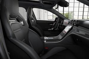 MEJOR OFERTA, AUTO USADO IMPECABLE 2024 A-M-G C 43 4-MATIC con Volante a la Derecha y Componentes de Plástico - Product Image 4