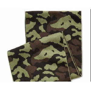 Sciarpa Lunga da Uomo Steve Madden in Jacquard Mimetico Verde, Taglia Regolare, Invernale, in Poliestere Lavorato a Maglia, Morbida e Confortevole, con Stampa Camouflage - Product Image 2