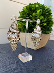 Pendientes Huggie Hechos a Mano con Cuentas de Algodón, Estilo Budista Único, Joyería de Diseño Elegante, Forma Ovalada Ligera para - Product Image 2