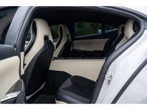 GS-6 SPORT RWD SEDAN 2021, faible kilométrage, transmission automatique, moteur hybride silencieux 1.5L I3, propulsion arrière - Product Image 4
