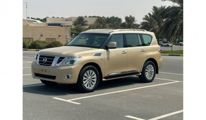 Nissan Patrol Platinum SUV AWD 2023 d'occasion, essence, automatique, conduite à gauche, pneus R18, galerie de toit métallique, phares halogènes, LED - Product Image 5