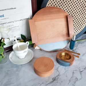 Ensemble cadeau moderne de brûleur Bakhoor en bois avec bol en laiton et plateau rond en résine et boîte de rangement incluse - Product Image 1