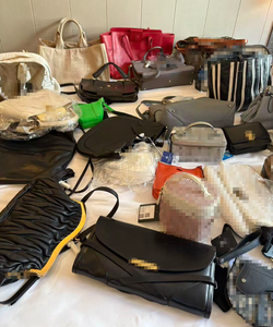 <span class=keywords><strong>Bolsos</strong></span> <span class=keywords><strong>de</strong></span> <span class=keywords><strong>Mano</strong></span> <span class=keywords><strong>de</strong></span> Noche <span class=keywords><strong>de</strong></span> <span class=keywords><strong>Segunda</strong></span> <span class=keywords><strong>Mano</strong></span>, <span class=keywords><strong>Bolsos</strong></span> <span class=keywords><strong>de</strong></span> Mujer <span class=keywords><strong>de</strong></span> Cuero Genuino <span class=keywords><strong>de</strong></span> Diseñador <span class=keywords><strong>de</strong></span> Lujo, Autenticados por Entrupy para Fiestas - Product Image 2