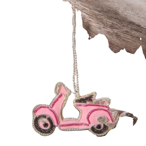 Decorativo Zari bordado trabajo personalizar Navidad Scoter forma rosa adornos Stonecraft suministro mundial disponible de la India - Product Image 1