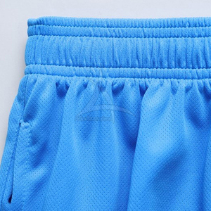 Tenues de football pour hommes entièrement personnalisées avec logo personnalisé imprimé, couleurs d'équipe, respirantes, légères, 100% polyester - Product Image 5