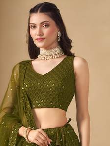 Lehenga Choli Verde Georgette Monocromático Hasta el Suelo con Bordado de Resham y Lentejuelas para Fiestas de Bollywood - Product Image 4