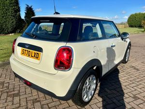 USADO LHD/RHD 2020 MINI COOPER 1,5 ONE CLASSIC - Product Image 3