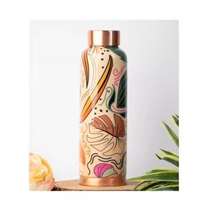 Bouteille d'eau en cuivre imprimé floral disponible avec des tailles personnalisées bouteille de prestations de santé disponible au prix le moins cher et le plus bas - Product Image 1
