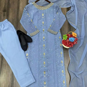 Conjunto de Kurti de Alta Calidad con Bordado de Lentejuelas y Diseño de Georgette Sintética de Última Moda para Bodas, por Fab Zone, Ropa India y Pakistaní - Product Image 1