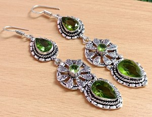 Boucles d'oreilles en argent plaqué faites à la main avec pierre de péridot, bijoux en pierres précieuses naturelles, accessoire de mode bohème pour femmes - Product Image 4