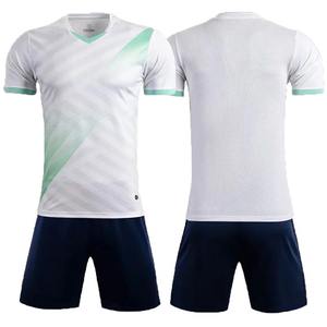 2024 personnalisé hommes vêtements de sport en gros maillot de football Shorts uniforme pour adultes avec nom de l'équipe sportive 100% Polyester - Product Image 3