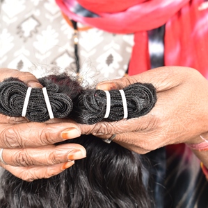 ผมมนุษย์แท้แบบลอนสำหรับผมมนุษย์วิกผมลอนลึกแบบหลวมสีดำผมคนอินเดียสำหรับต่อทำผม100% - Product Image 3