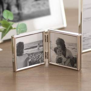 Cadre photo en métal durable, adapté aux bureaux et aux intérieurs de maison, idéal pour présenter des photos professionnelles avec confiance. - Product Image 6