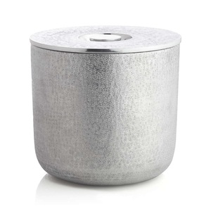 Cubo de hielo de acero inoxidable de primera calidad con tapa elegante y aislado perfecto para servir bebidas frías en fiestas o reuniones - Product Image 4