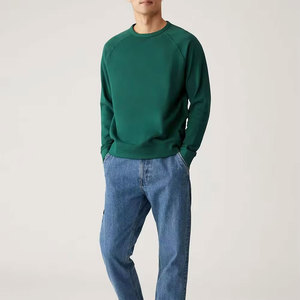 Vente en gros de sweat-shirt à manches longues pour hommes vêtements de rue confortables et de bonne qualité teints dans des tons unis pour la saison d'hiver - Product Image 4