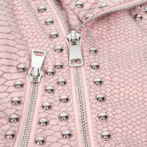 Chaquetas de Cuero con Tachuelas de Diseño de Año Nuevo en Color Sólido para Mujer, Chaqueta de Motociclista de Cuero de Primera Calidad Más Vendida - Product Image 4