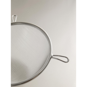 Passoire à cocktail double oreille avec entonnoir conique 12 cm - Product Image 2