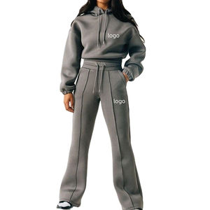 Ensemble sweat-shirt à capuche court personnalisé pour femmes hiver jogger haut court à capuche tenues courtes avec logo avant vêtements pour dames vierges - Product Image 1