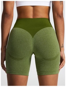 Pantalones deportivos con forro de contraste de cintura elástica personalizados, pantalones cortos de chándal de rendimiento físico para yoga y gimnasio de nailon para mujer - Product Image 6