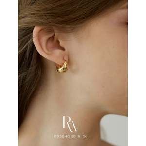 Orecchini a Cerchio Celestiali Placcati Oro a Forma di Stella con Gocce Scintillanti, Leggeri, a Forma di Sole, Regalo Raffinato - Product Image 1