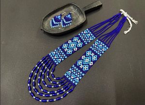 Collares de cuentas de cristal hechos a medida con pendientes a juego disponibles en patrones personalizados para reventa en tiendas de moda - Product Image 4