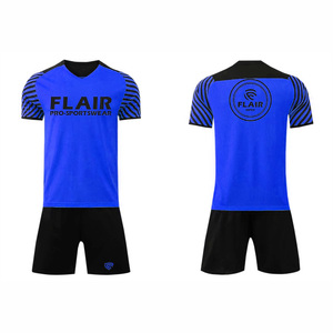 Ensembles d'uniformes de maillots de football confortables et respirants de meilleure qualité au design personnalisé Service OEM pour les jeunes joueurs de sexe masculin Coupe automatisée - Product Image 2