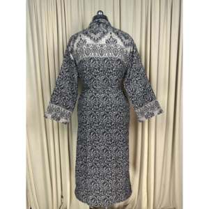 Robe-cardigan en mélange de laine de yak pour femme, motif floral noir, confortable et chaude pour l'hiver, avec poches, style original, manteau de maison tissé ODM - Product Image 3