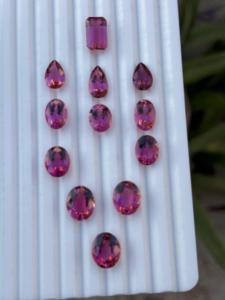 Taille libre Superbe collier de tourmaline rubellite rose Formes mixtes Belle mise en page avec des pierres précieuses naturelles en vrac - Product Image 5