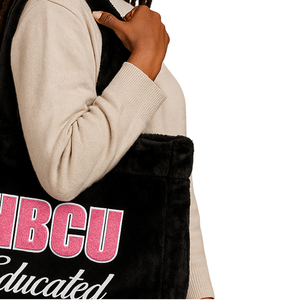 Bolso de Mano de Felpa con Bordado de Chenilla, Diseño de Hermandad Griega Divine Nine, Regalo Personalizado con Logotipo, Moda para Mujeres Afrodescendientes con Educación HBCU - Product Image 4