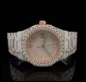 Reloj de diamantes de oro rosa con moissanita helada de gama alta con busto hacia abajo Reloj de diamantes para hombre disponible a un precio asequible - Product Image 1