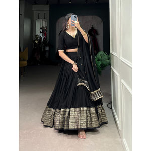 FashionHarbour venta al por mayor tarifa Pure Chanderi estilo Bollywood Lehenga Choli con Dupatta ropa de invierno tradicional para fiestas - Product Image 1