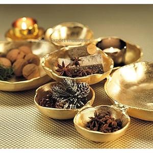 Plat en grappe plaqué or 9 bols pour hôtels et restaurants Bol de service Fruits secs Snacks Plat et bols en métal - Product Image 3