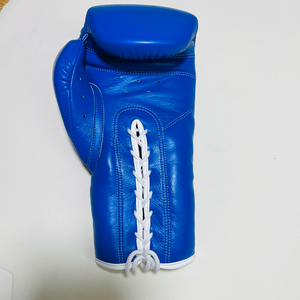 Fabrication de gants de boxe blancs de haute qualité sur mesure fabriqués avec des gants de boxe de compétition en cuir véritable personnalisés - Product Image 5