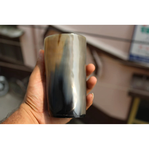Auténtico vaso de cuerno vikingo con borde de latón y base de resina, 100% cuerno de búfalo auténtico, hecho a mano, estilo medieval, para cerveza o hidromiel. - Product Image 3