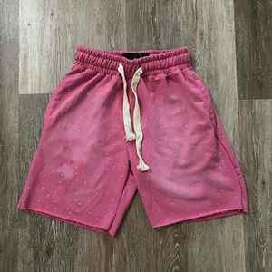 Pantalones cortos transpirables para hombre con logotipo personalizado, informales, vintage, descoloridos, con estampado de felpa francesa, lavado ácido, diamantes de imitación - Product Image 5