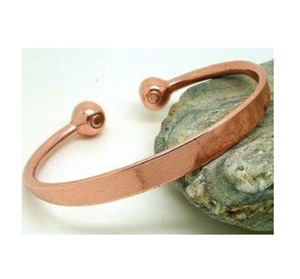 Pulsera tradicional de cobre, ideal para comercio de exportación, con estructura duradera y ajuste suave y cómodo. - Product Image 4