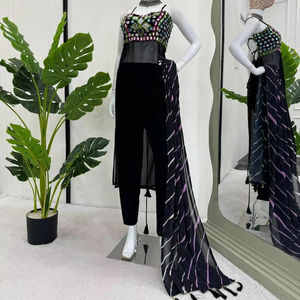 ชุดคุर्ตาผ้าจอร์เจตต์สำหรับงานเทศกาลสำหรับผู้หญิง พร้อมผ้าคลุมไหล่ปักลายกระจกแท้และกางเกง - เสื้อผ้าอินเดียและปากีสถาน - Product Image 1