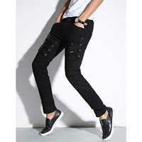 Jean slim noir pour homme style punk avec boucles décoratives, taille mi-haute et fermeture éclair