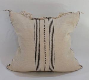 Housses de coussin en coton tissé à la main de haute qualité taie d'oreiller brodée pour lit à usage domestique disponible en gros - Product Image 2