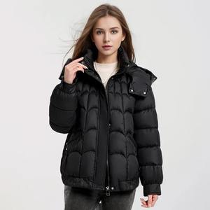Ventes en gros de vestes d'hiver pour femmes de qualité supérieure, conception à capuche personnalisée, veste matelassée pour femmes, veste d'hiver élégante, fabricant - Product Image 4