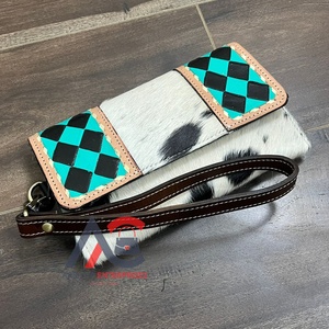 กระเป๋าคลัทช์ผู้หญิงหนังวัวแบบมือทนทานแฟชั่นผู้หญิงกระเป๋าคล้องข้อมือโลโก้ลายตารางหมากรุกออกแบบได้ตามต้องการ - Product Image 1