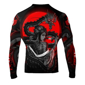 Rash Guard sublimé unisexe en polyester écologique avec impression numérique bord à bord sans couture - Product Image 6