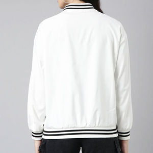 แจ็กเก็ตผ้าฝ้ายระบายอากาศได้ดีสำหรับผู้หญิงเสื้อผ้าแนวสตรีทสวมใส่สบายออกแบบได้ตามต้องการ - Product Image 2