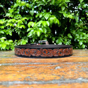 Ceinture classique en cuir véritable pour homme, fabriquée à la main, avec motif paisley, boucle en métal de qualité supérieure et options personnalisables pour les tenues de soirée - Product Image 3