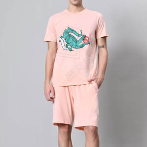 Conjuntos de camisetas y pantalones cortos transpirables para hombre, venta al por mayor, conjuntos cortos personalizados de verano para hombre, logotipo y talla personalizados de alta calidad - Product Image 1